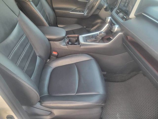 TOYOTA豐田 RAV4  第9張相片