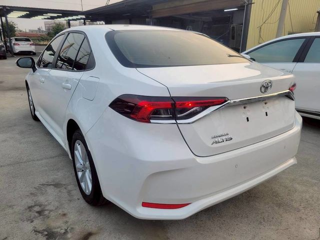 TOYOTA豐田 ALTIS  第4張相片