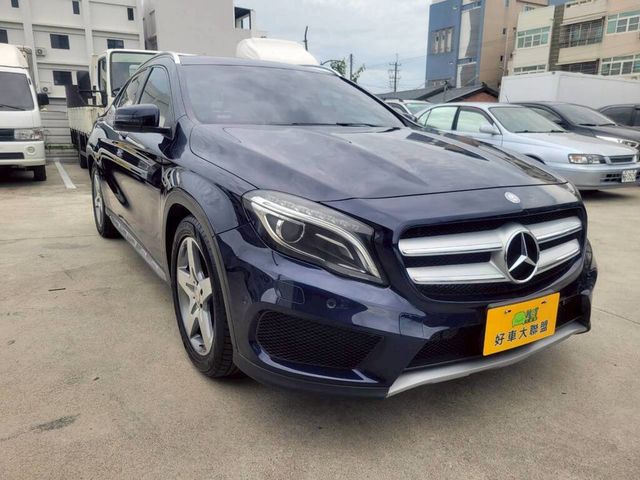 M-BENZ賓士 GLA180  第3張相片