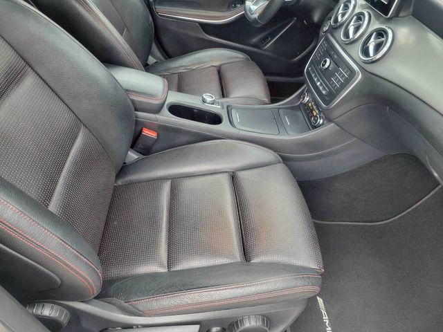 M-BENZ賓士 GLA180  第9張相片