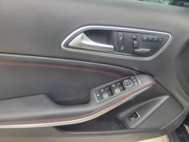 M-BENZ賓士 GLA180  第11張相片