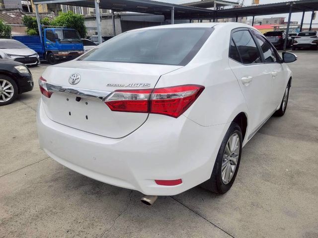 TOYOTA豐田 ALTIS  第2張相片