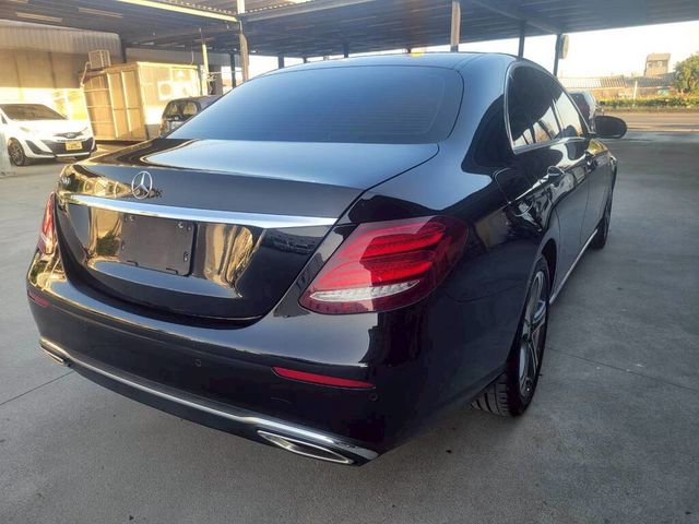 M-BENZ賓士 E200  第2張相片