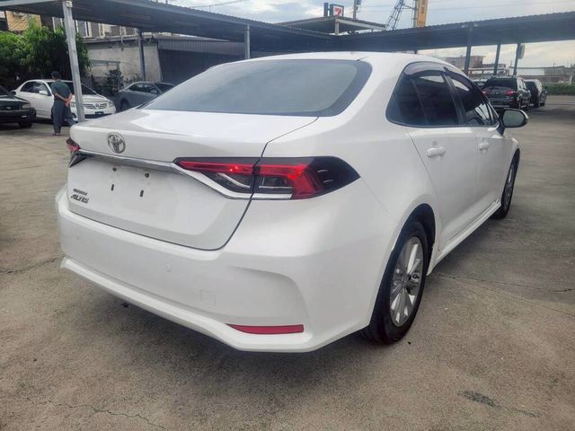 TOYOTA豐田 ALTIS  第2張相片