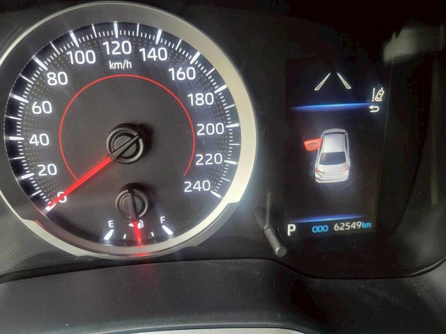 TOYOTA豐田 ALTIS  第6張相片