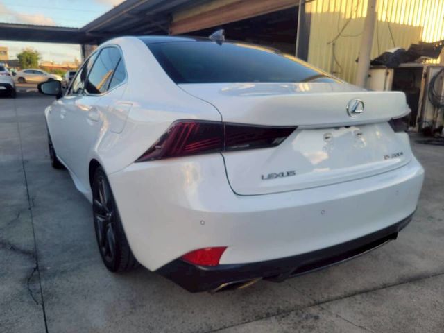 LEXUS凌志 IS200T  第4張相片