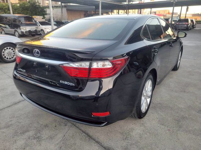 LEXUS凌志 ES300H  第2張相片