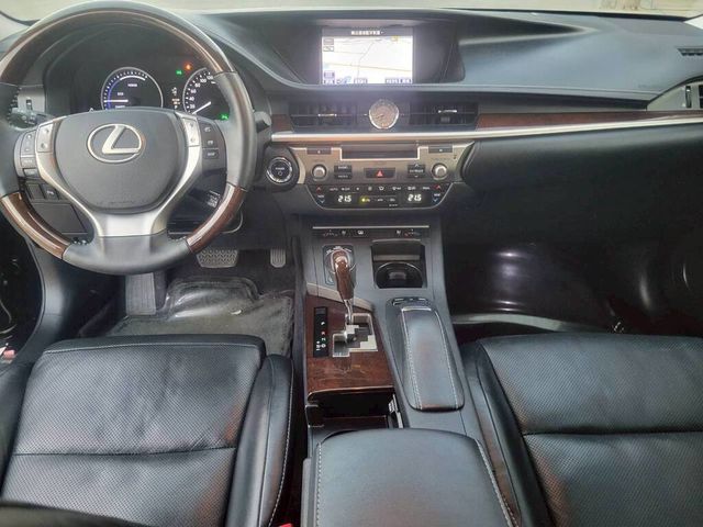 LEXUS凌志 ES300H  第6張相片