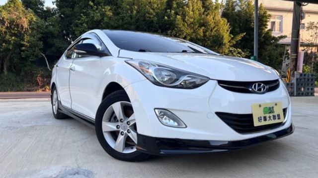 HYUNDAI現代 ELANTRA  第2張相片