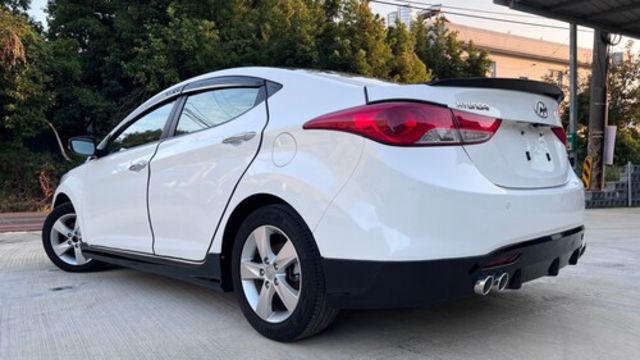HYUNDAI現代 ELANTRA  第4張相片