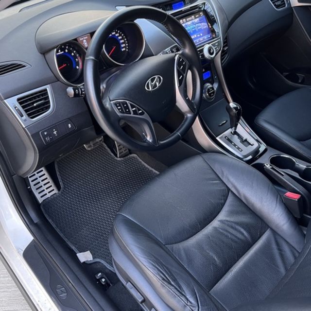 HYUNDAI現代 ELANTRA  第5張相片