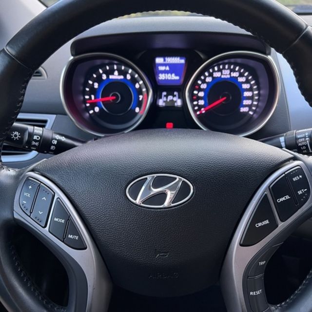 HYUNDAI現代 ELANTRA  第6張相片