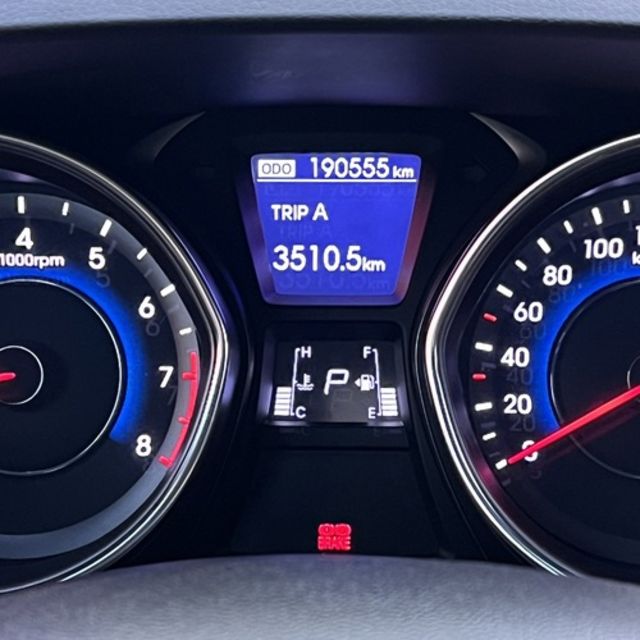 HYUNDAI現代 ELANTRA  第7張相片