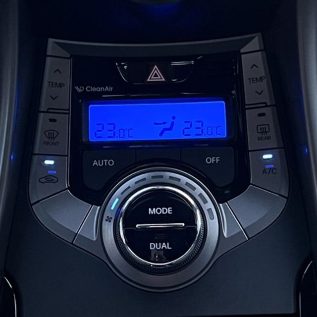 HYUNDAI現代 ELANTRA  第9張相片