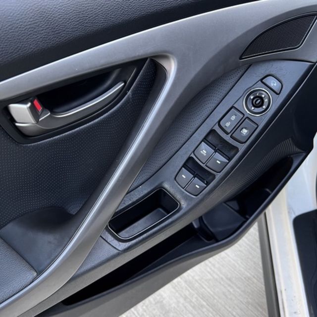 HYUNDAI現代 ELANTRA  第13張相片