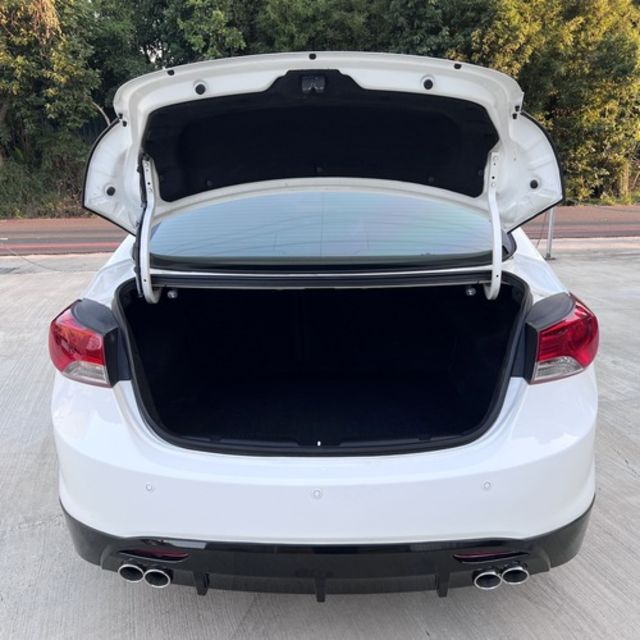 HYUNDAI現代 ELANTRA  第14張相片