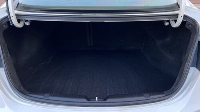 HYUNDAI現代 ELANTRA  第15張相片