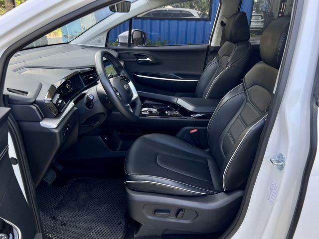 HYUNDAI現代 CUSTIN  第4張相片
