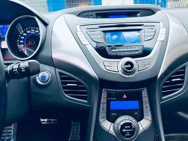 HYUNDAI現代 ELANTRA  第10張相片