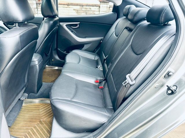 HYUNDAI現代 ELANTRA  第12張相片