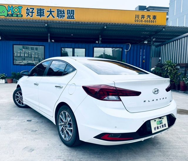 HYUNDAI現代 ELANTRA  第3張相片
