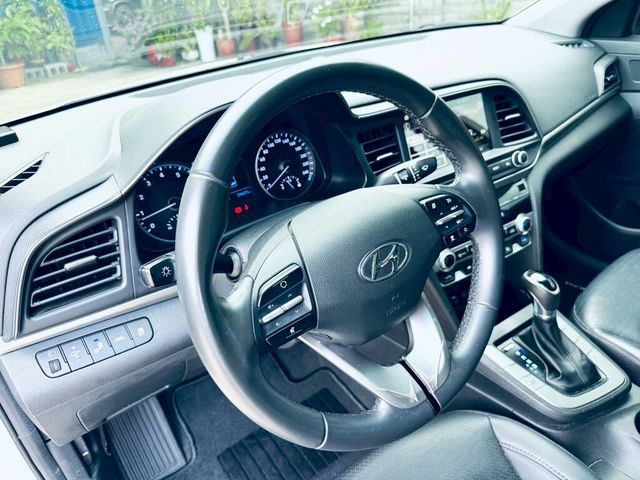 HYUNDAI現代 ELANTRA  第8張相片