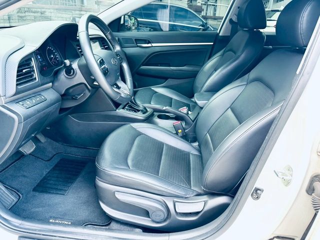 HYUNDAI現代 ELANTRA  第12張相片