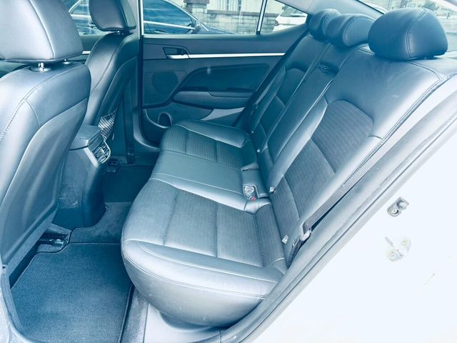 HYUNDAI現代 ELANTRA  第14張相片