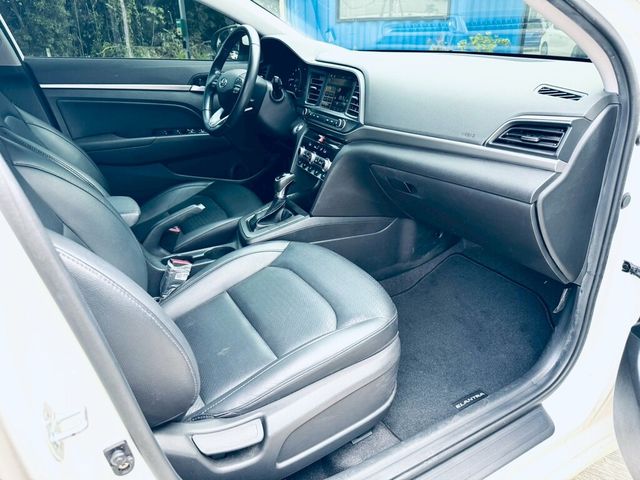 HYUNDAI現代 ELANTRA  第15張相片