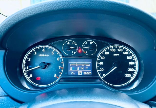 NISSAN日產 TIIDA  第10張相片