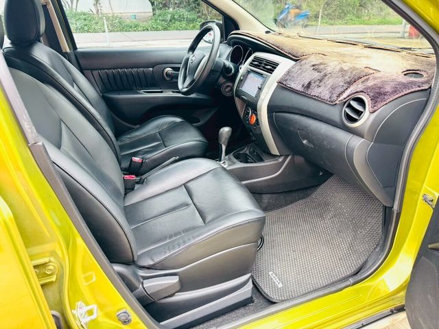 NISSAN日產 LIVINA  第15張相片