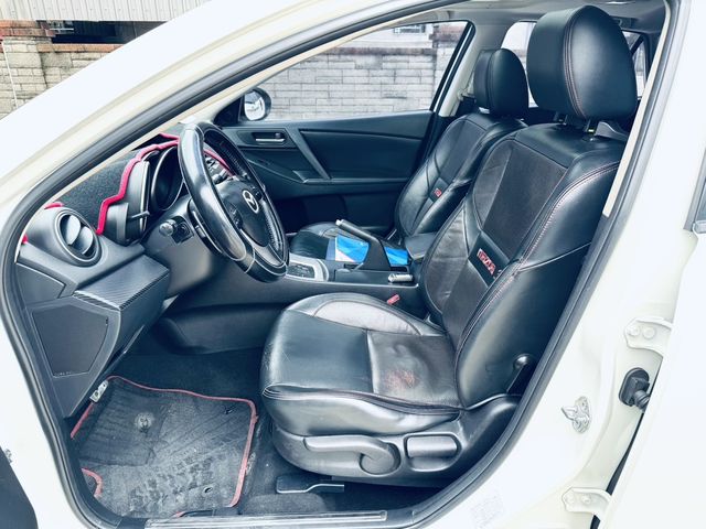 MAZDA馬自達 MAZDA 3  第7張相片