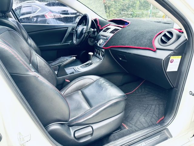 MAZDA馬自達 MAZDA 3  第10張相片