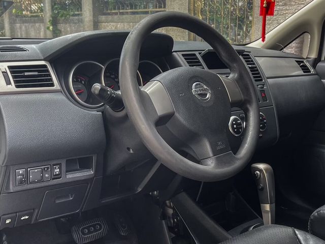 NISSAN日產 TIIDA  第9張相片