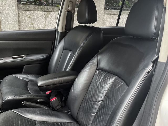 NISSAN日產 TIIDA  第11張相片