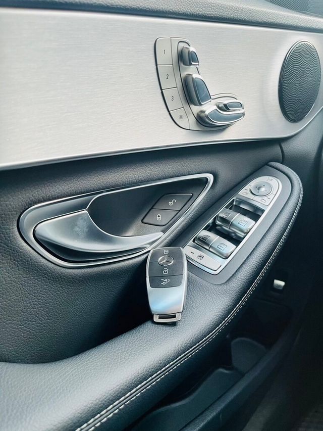 M-BENZ賓士 C200  第7張相片