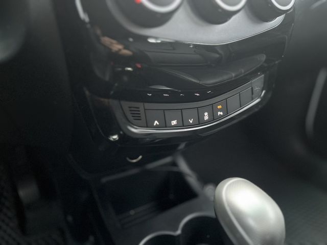 MITSUBISHI三菱 COLT PLUS  第10張相片