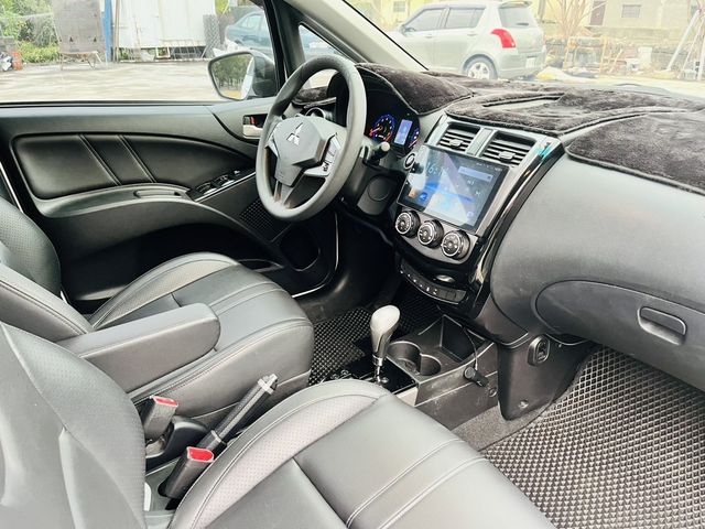 MITSUBISHI三菱 COLT PLUS  第11張相片