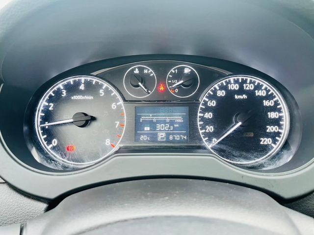 NISSAN日產 TIIDA  第13張相片