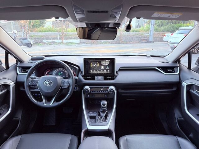 TOYOTA豐田 RAV4  第27張相片