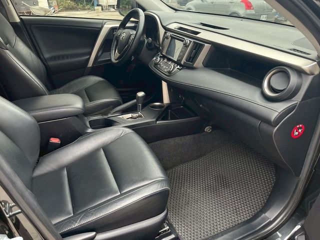 TOYOTA豐田 RAV4  第10張相片