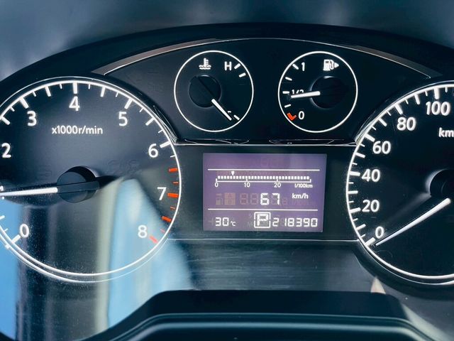 NISSAN日產 TIIDA  第5張相片