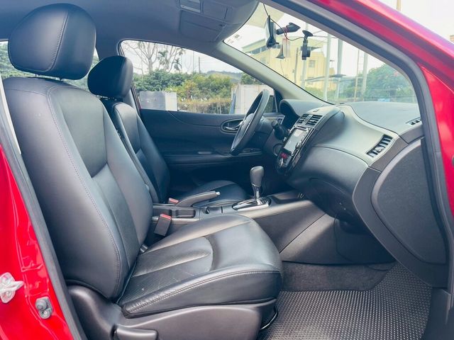 NISSAN日產 TIIDA  第7張相片