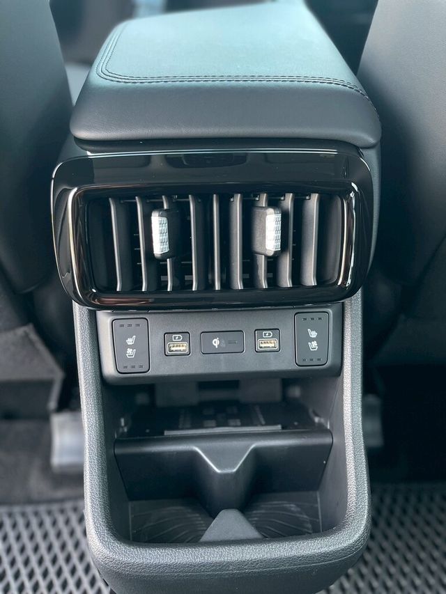 HYUNDAI現代 CUSTIN  第14張相片