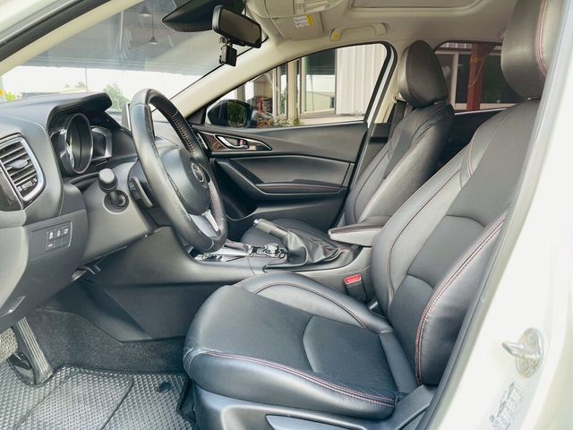 MAZDA馬自達 MAZDA 3  第4張相片