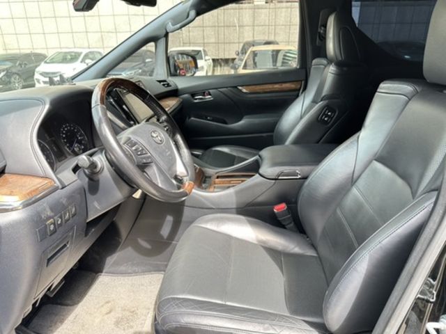 TOYOTA豐田 ALPHARD  第3張相片