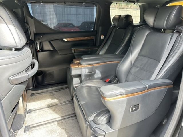 TOYOTA豐田 ALPHARD  第4張相片