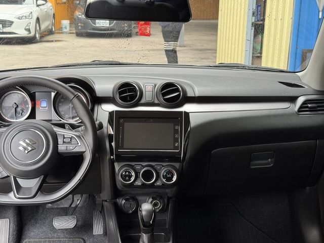 SUZUKI鈴木 SWIFT  第3張相片