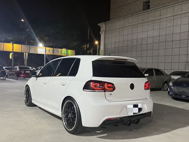 VOLKSWAGEN福斯 GOLF R  第2張相片
