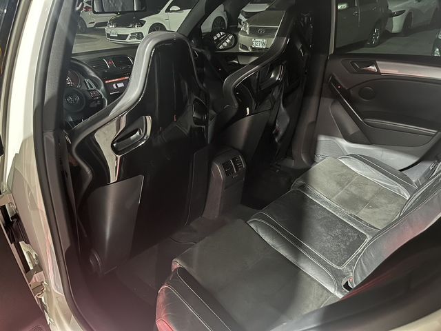 VOLKSWAGEN福斯 GOLF R  第4張相片